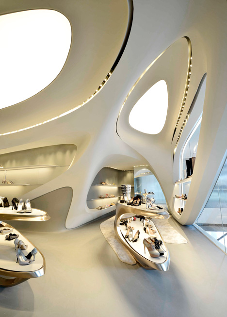 Stuart-Weitzman-boutique-IFC-Hong-Kong-by-Zaha-Hadid_dezeen_1